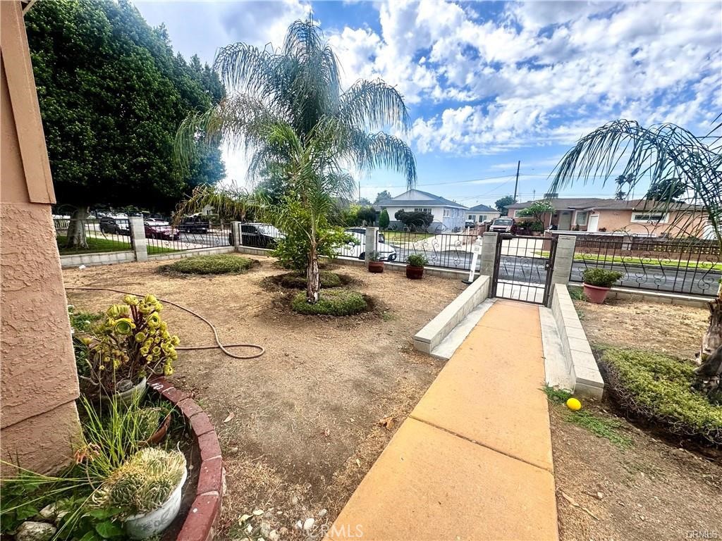 10152 Stanwin Avenue Arleta, CA 91331 - Photo 3 of 36