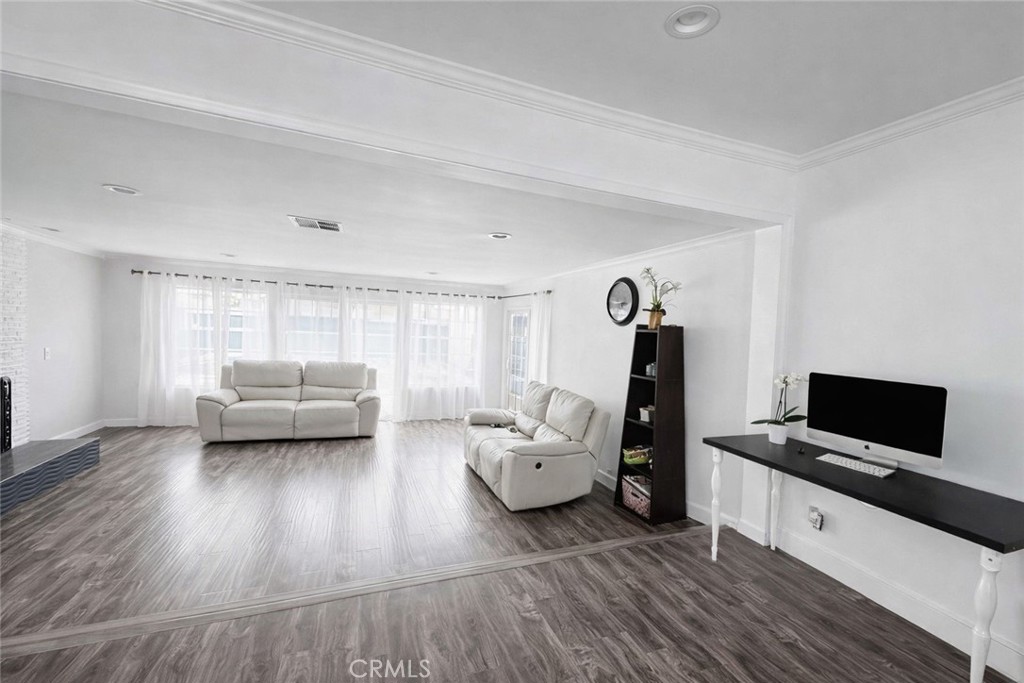 10152 Stanwin Avenue Arleta, CA 91331 - Photo 8 of 36