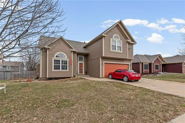 $339,950 | 1308 North 3rd Street East, Louisburg, KS 66053