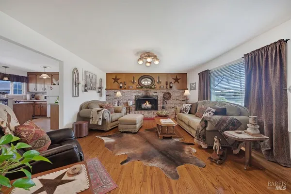 $1,590,000 | 23180 Maffei Road, Sonoma, CA 95476