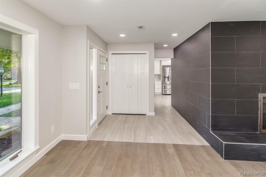 2800 Acorn Road Bloomfield Hills, MI 48302 - Photo 8 of 25 Gallery Image 8