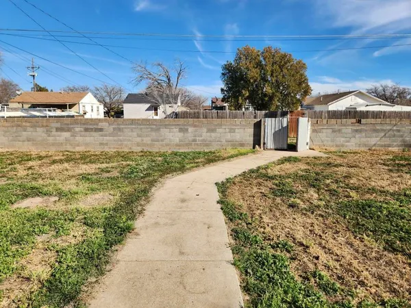 $145,999 | 910 South 11th Street, Slaton, TX 79364