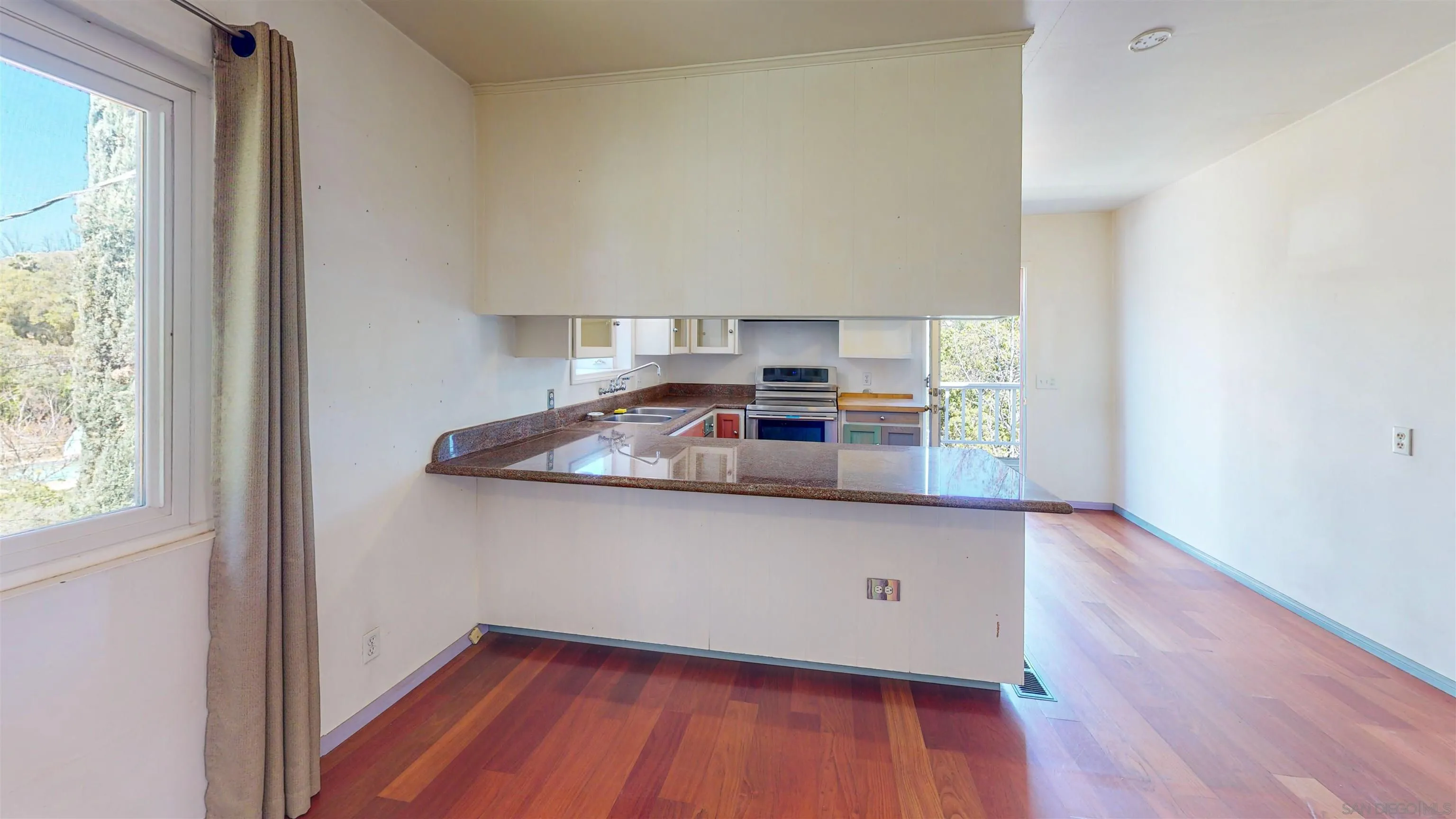 11721 Johnson Lake Road Lakeside, CA 92040 - Photo 8 of 71 Gallery Image 8