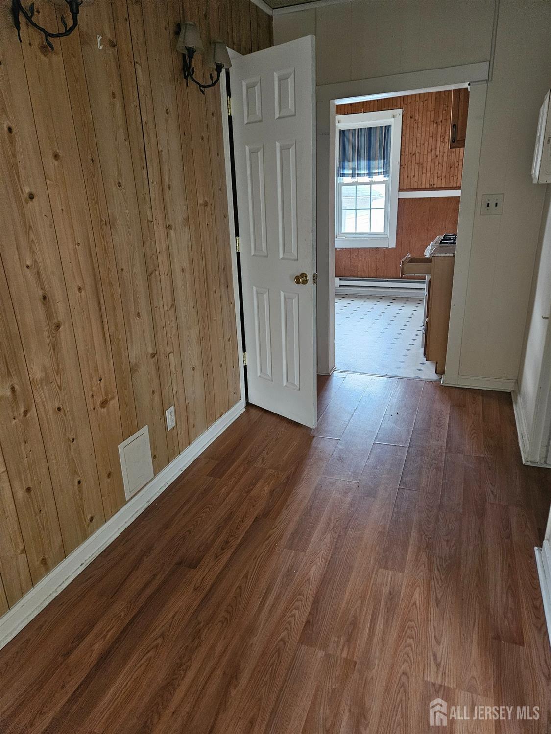 427-427 Magnolia Street Highland Park, NJ 08904 - Photo 4 of 6