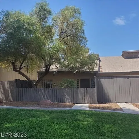 $1,800 | 4032 Village Square, Las Vegas, NV 89121