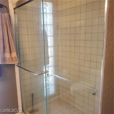 $1,800 | 4032 Village Square, Las Vegas, NV 89121