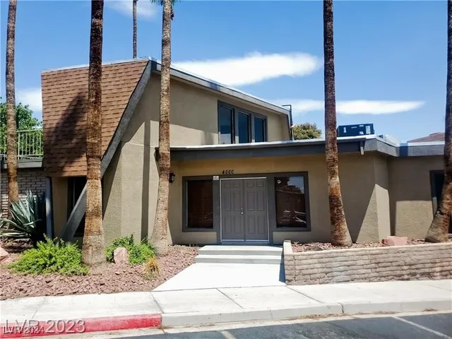 $1,800 | 4032 Village Square, Las Vegas, NV 89121
