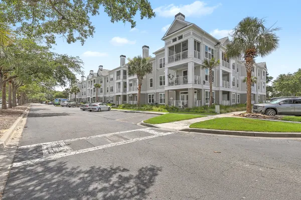 $420,000 | 130 River Landing Drive, Unit 3120, Charleston, SC 29492