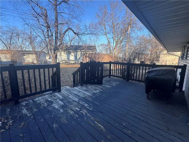 $219,900 | 834 North Ponca Drive, Independence, MO 64056