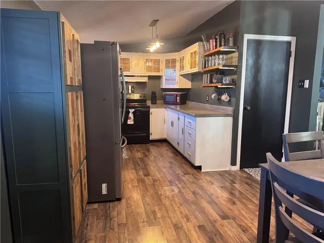 $219,900 | 834 North Ponca Drive, Independence, MO 64056