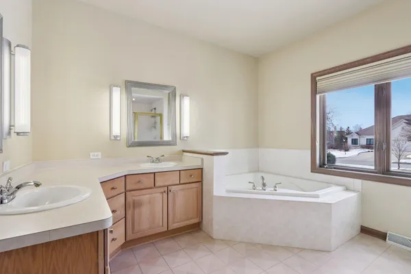 $699,900 | 6748 Yale Drive, Franklin, WI 53132