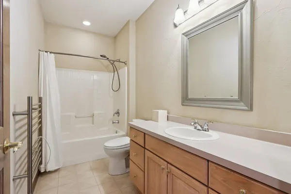 $699,900 | 6748 Yale Drive, Franklin, WI 53132