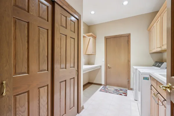 $699,900 | 6748 Yale Drive, Franklin, WI 53132