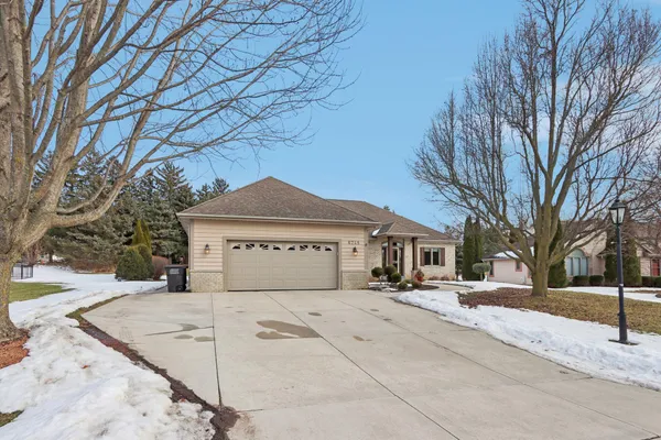 $699,900 | 6748 Yale Drive, Franklin, WI 53132