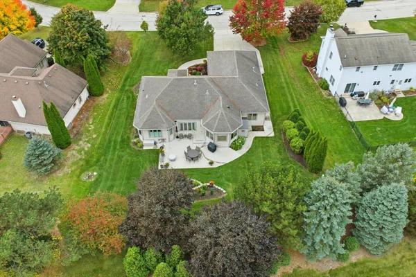 $699,900 | 6748 Yale Drive, Franklin, WI 53132