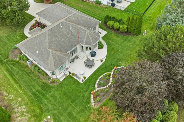 $699,900 | 6748 Yale Drive, Franklin, WI 53132