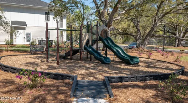 $1,820 | 115 Beaumont Oaks Drive, Unit DRIFTWOOD, Wilmington, NC 28411