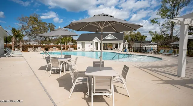 $1,557 | 115 Beaumont Oaks Drive, Unit B1, Wilmington, NC 28411