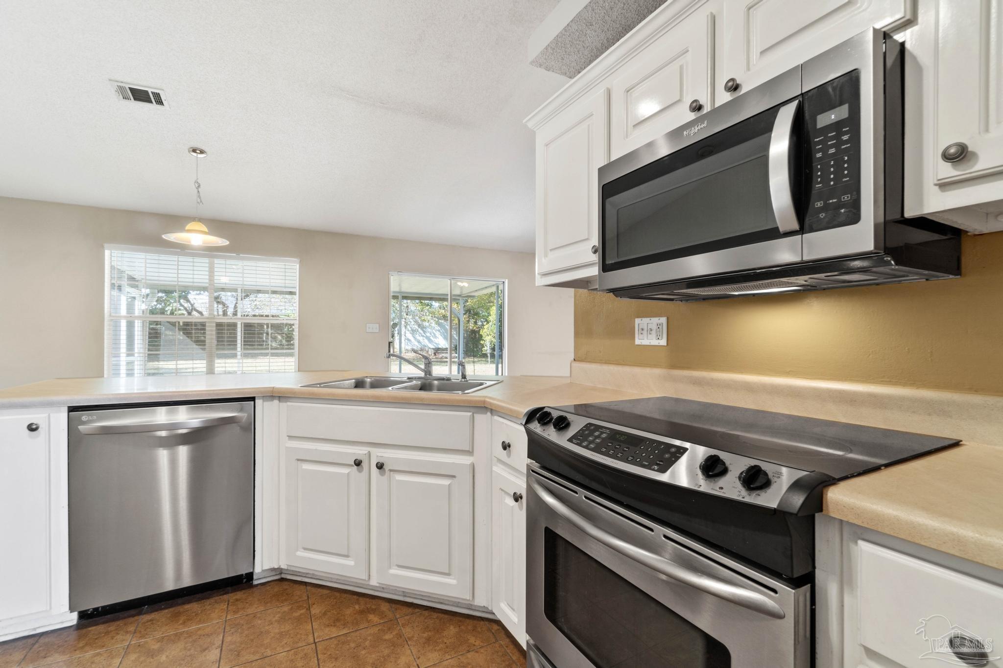 2751 Augustus Road Navarre, FL 32566 - Photo 14 of 39