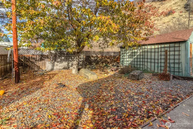 $300,000 | 10461 Highway 410, Naches, WA 98937