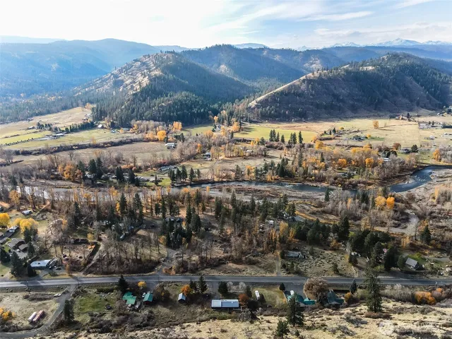 $300,000 | 10461 Highway 410, Naches, WA 98937