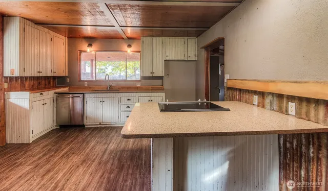 $300,000 | 10461 Highway 410, Naches, WA 98937