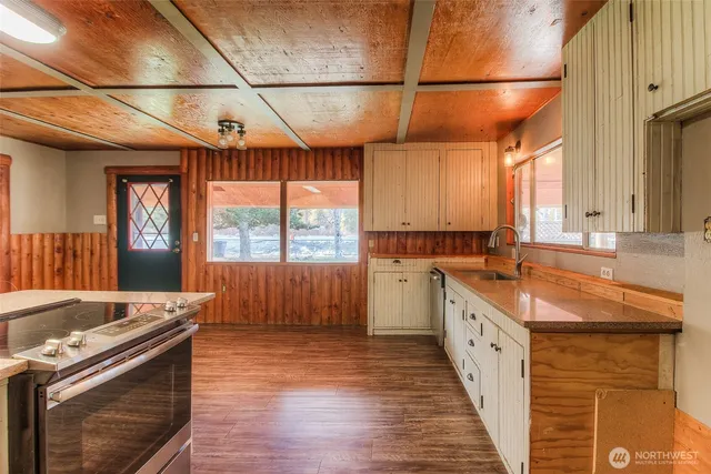 $300,000 | 10461 Highway 410, Naches, WA 98937