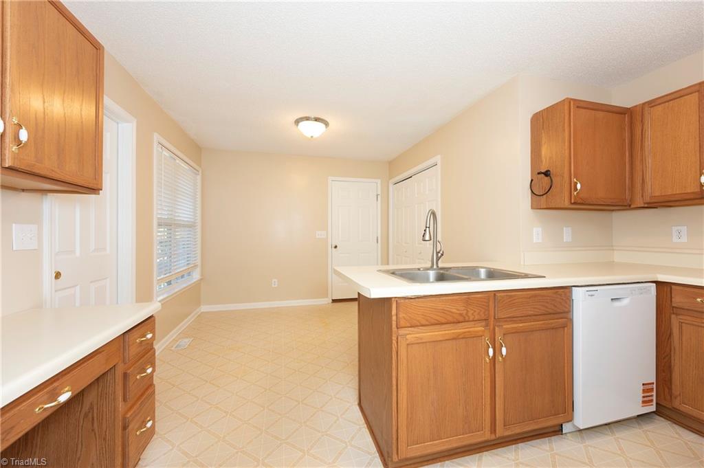 111 Petree Road Northwest Winston-Salem, NC 27106 - Photo 4 of 31 Kitchen