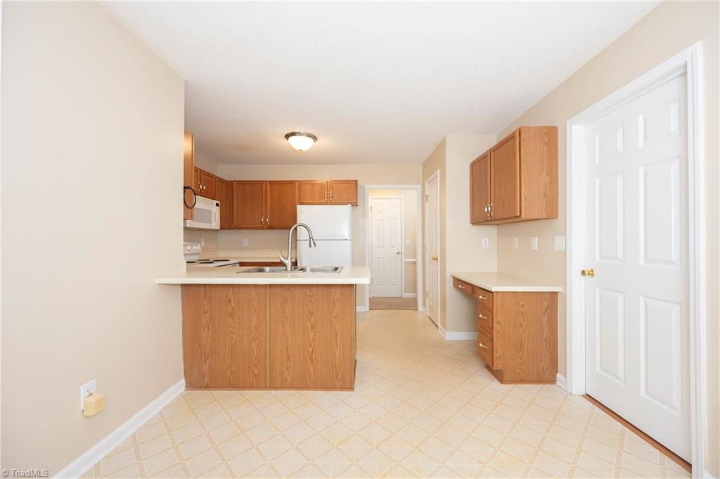 111 Petree Road Northwest Winston-Salem, NC 27106 - Photo 5 of 31 Kitchen