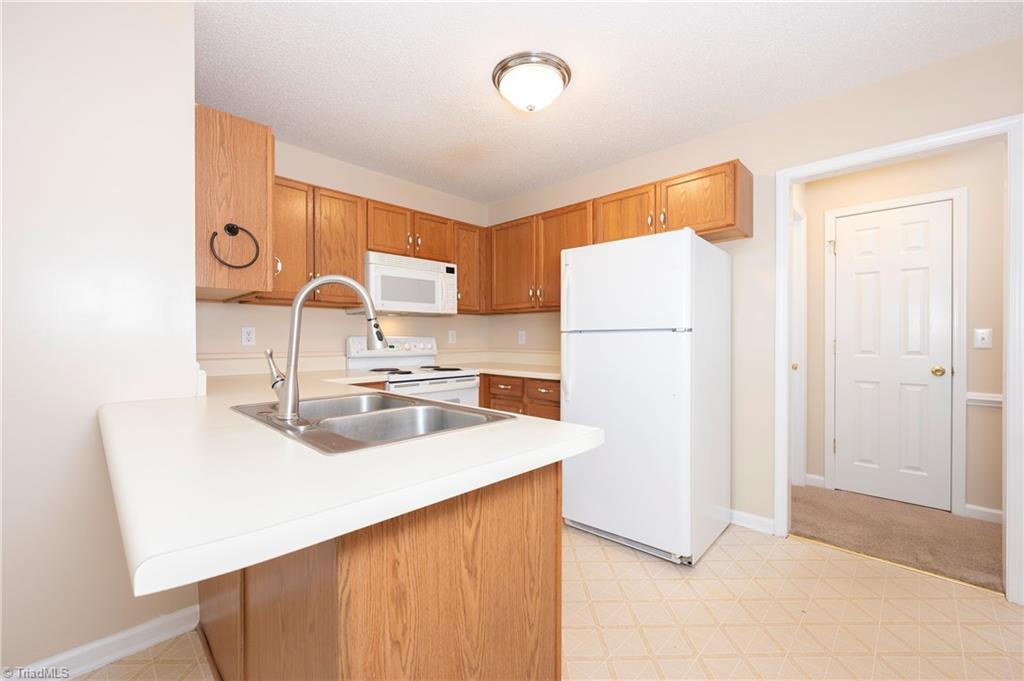 111 Petree Road Northwest Winston-Salem, NC 27106 - Photo 6 of 31 Kitchen