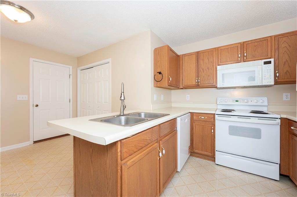 111 Petree Road Northwest Winston-Salem, NC 27106 - Photo 7 of 31 Kitchen