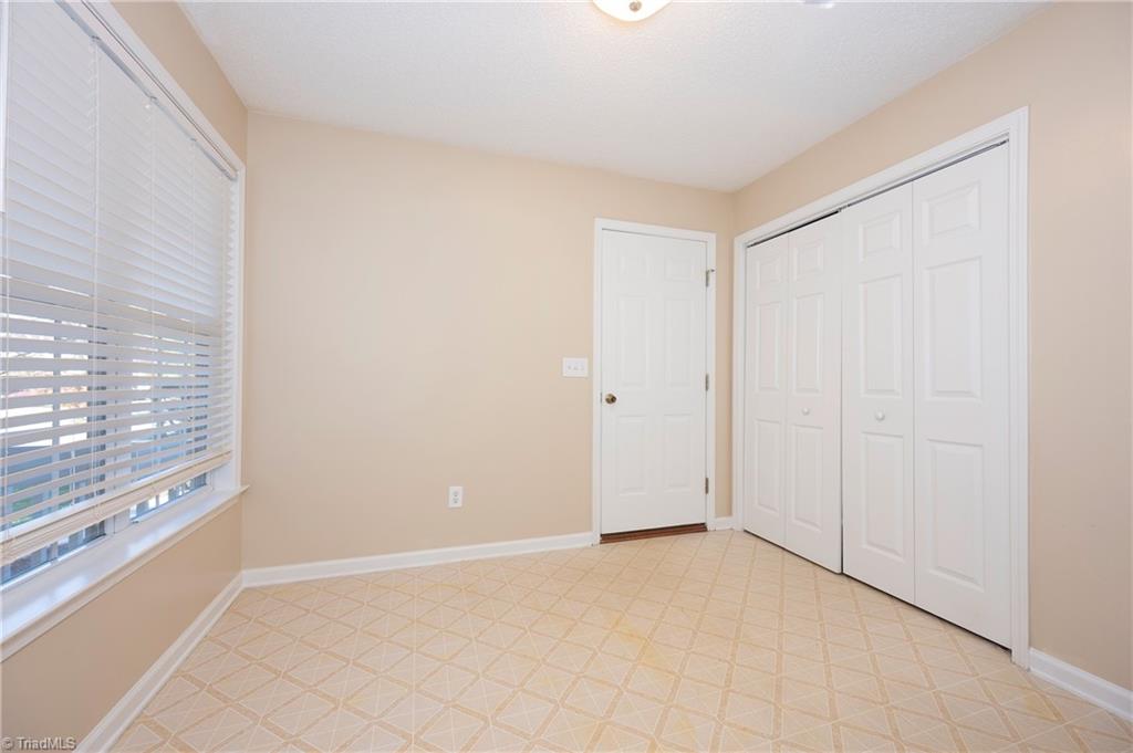 111 Petree Road Northwest Winston-Salem, NC 27106 - Photo 8 of 31 Breakfast nook