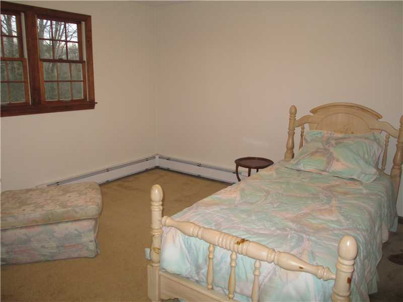14 Longmeadow Road Lincoln, RI 02865 - Photo 14 of 19 Bedroom.