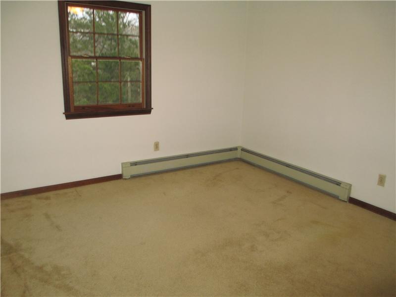 14 Longmeadow Road Lincoln, RI 02865 - Photo 15 of 19 Bedroom.