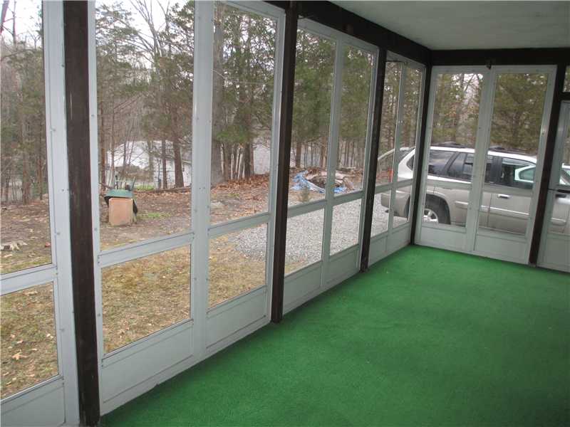 14 Longmeadow Road Lincoln, RI 02865 - Photo 17 of 19 Porch.