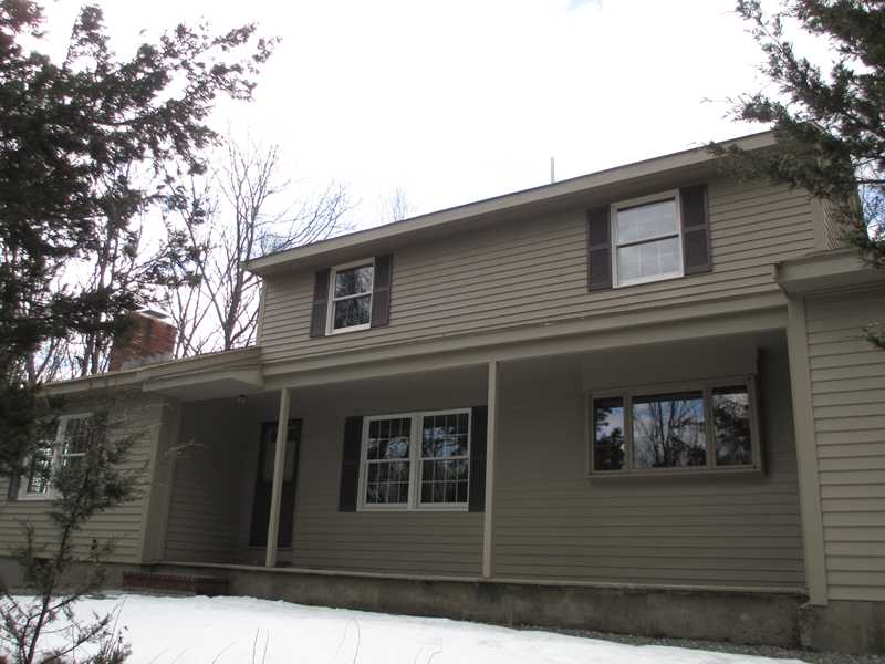 14 Longmeadow Road Lincoln, RI 02865 - Photo 2 of 19 Exterior Front.