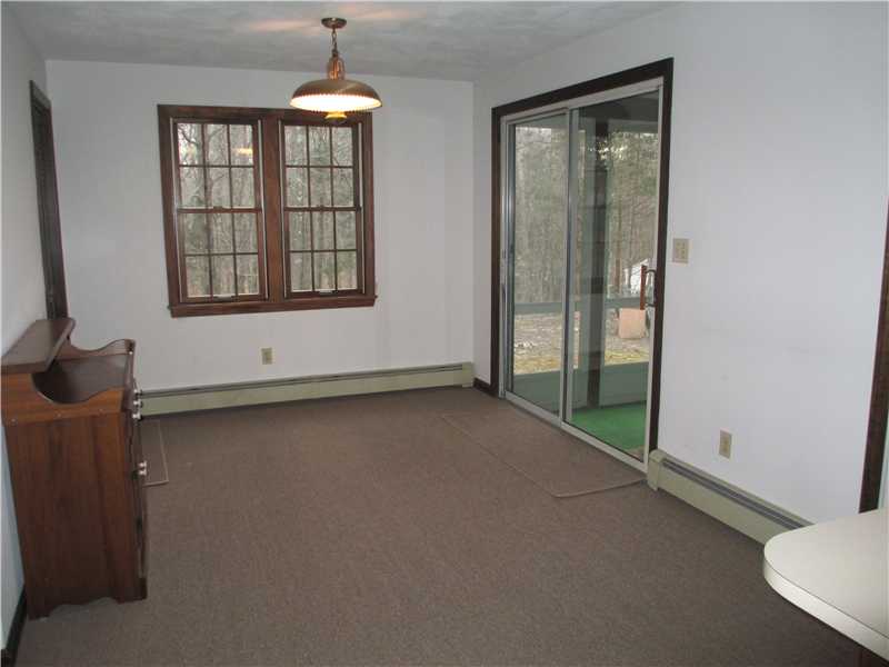 14 Longmeadow Road Lincoln, RI 02865 - Photo 6 of 19 Kitchen.