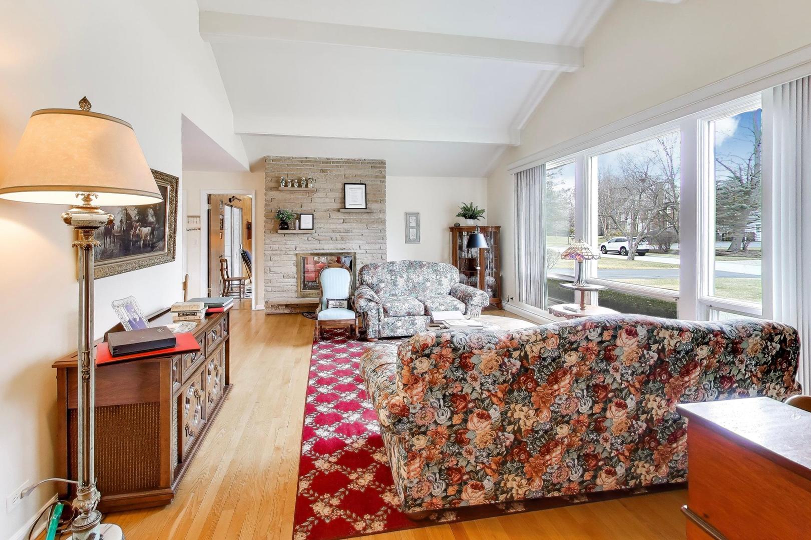 156 High Holborn Lake Forest, IL 60045 - Photo 2 of 29