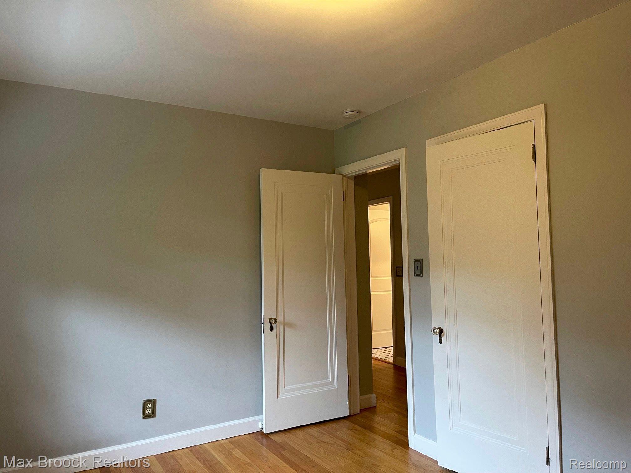 7 Devonshire Road Pleasant Ridge, MI 48069 - Photo 20 of 39 Second Bedroom