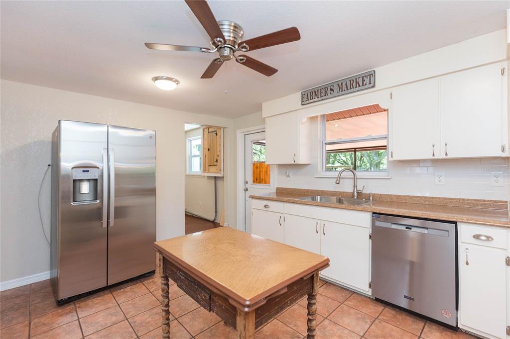 8719 Handcart Road Wesley Chapel, FL 33545 - Photo 12 of 63 Gallery Image 12