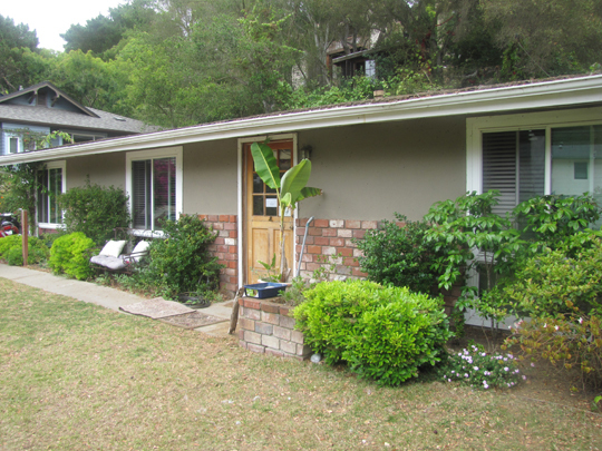 854 Fellowship Road Santa Barbara, CA 93109 - Photo 3 of 12 front view of a house with a yard