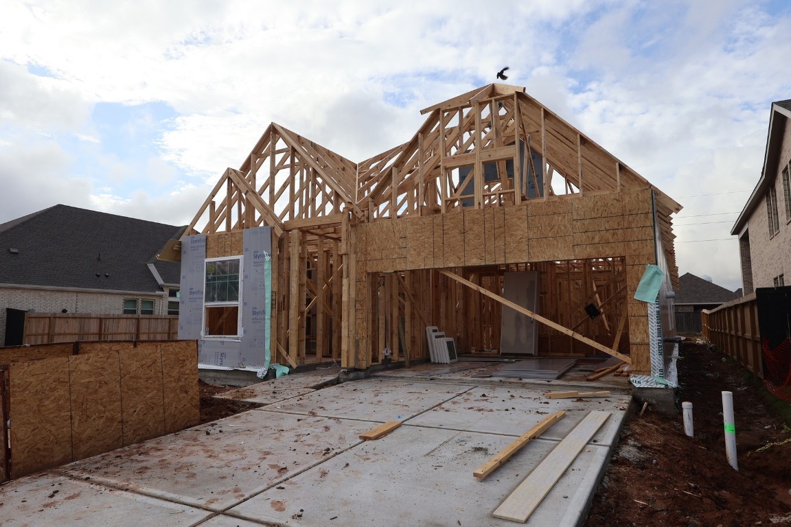 136 Ginger Garlic Loop Richmond, TX 77406 - Photo 4 of 14 Let us show you how our advanced framing techniques have stood the test of time and allow more insulation for a quieter and more energy efficient home.