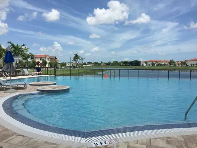 $1,700 | 17083 Southwest 96th Street, Unit STUDIO, Miami, FL 33196