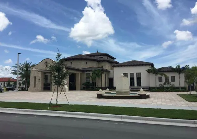 $1,700 | 17083 Southwest 96th Street, Unit STUDIO, Miami, FL 33196