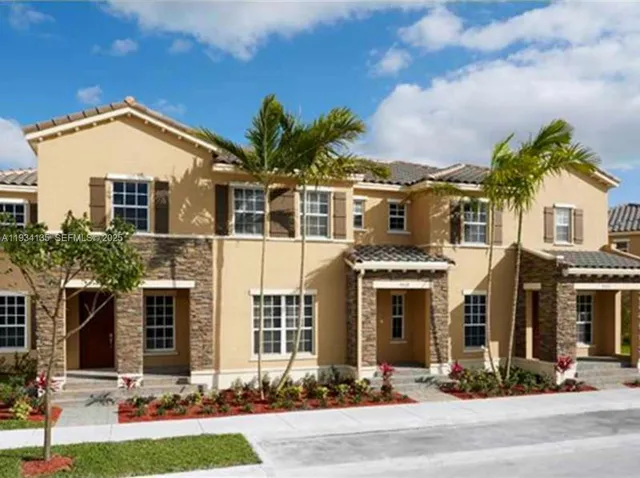 $1,700 | 17083 Southwest 96th Street, Unit STUDIO, Miami, FL 33196