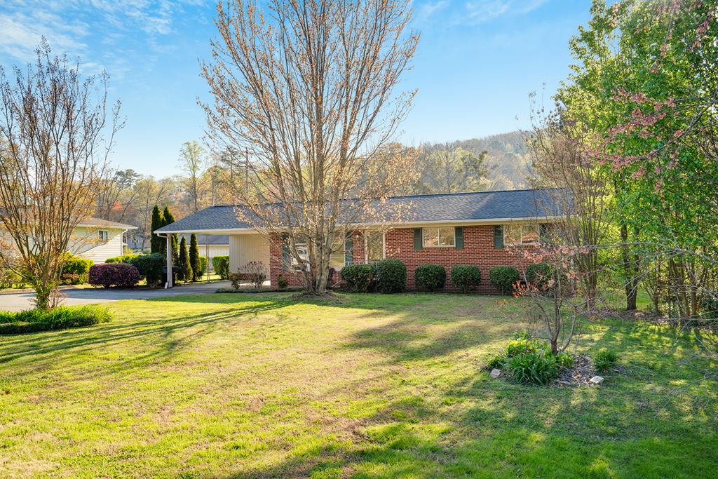 1811 Dug Gap Road Dalton, GA 30720 - Photo 2 of 18 Gallery Image 2