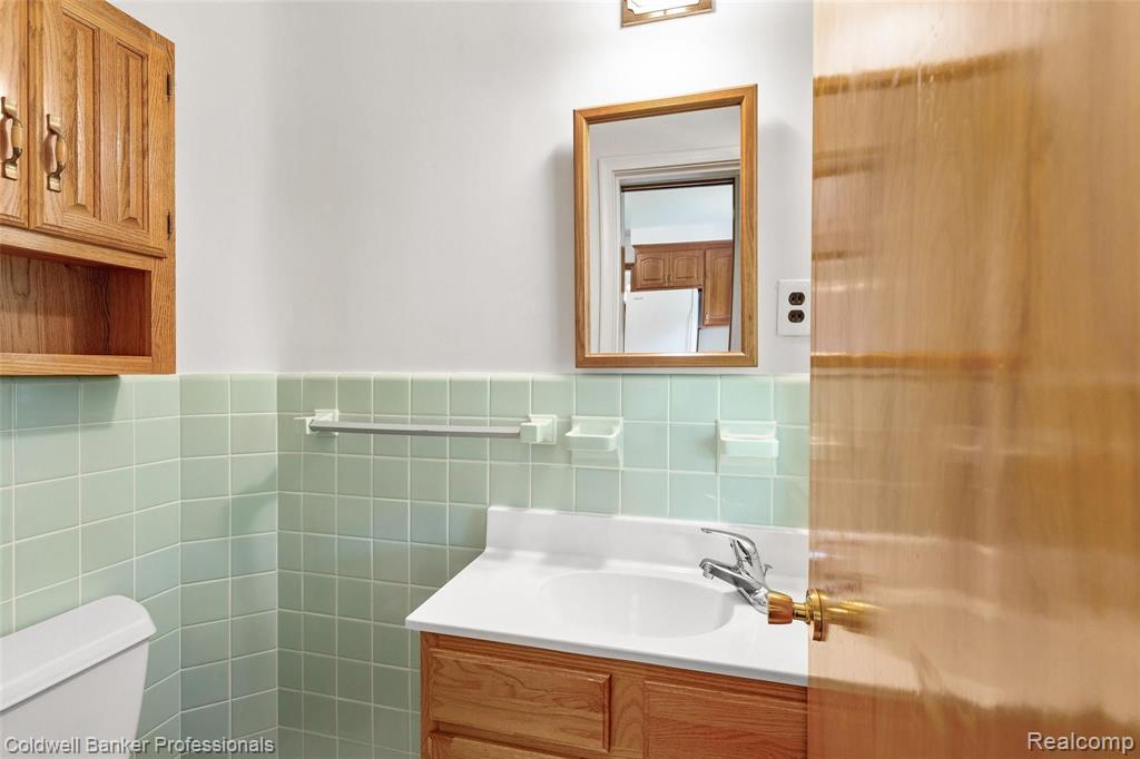16146 Beverly Road Beverly Hills, MI 48025 - Photo 24 of 31
