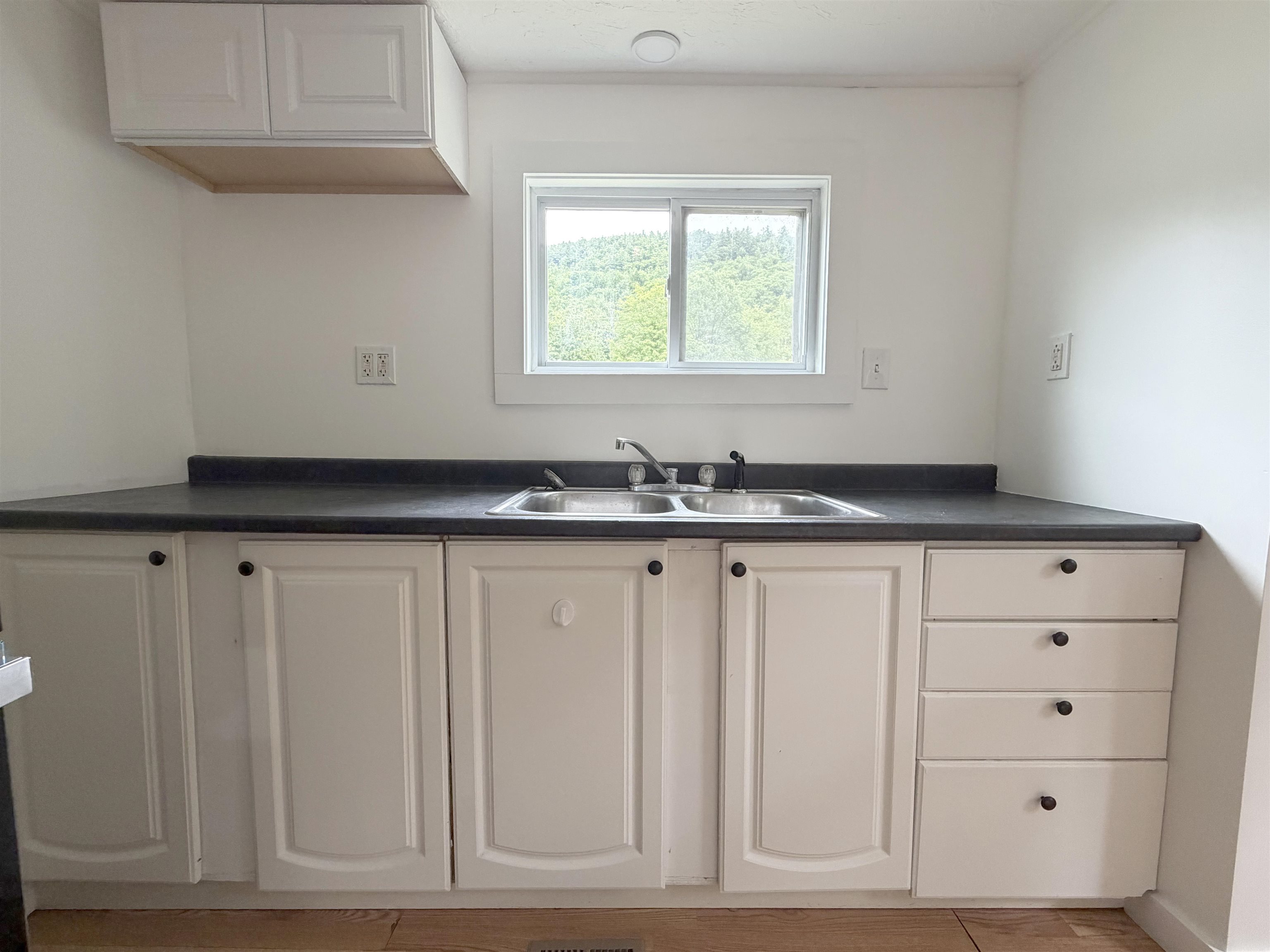 22 Valley Road Brattleboro, VT 05301 - Photo 7 of 34