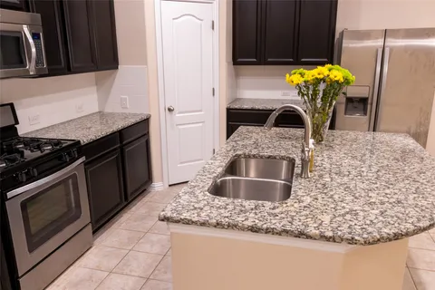 $374,900 | 734 Oyster Creek, Buda, TX 78610