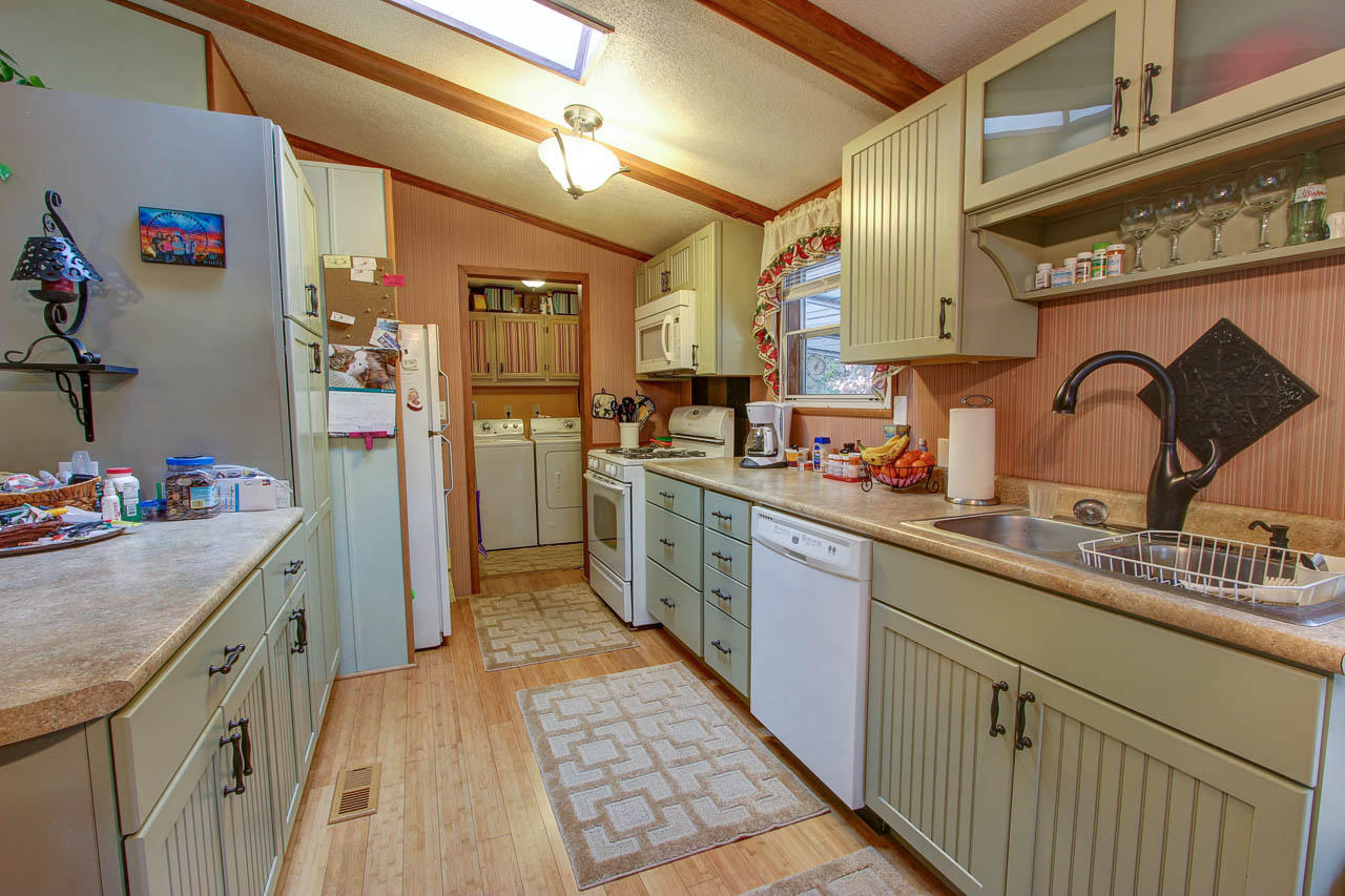 1510 Tarwater Road Sevierville, TN 37876 - Photo 6 of 32 06
